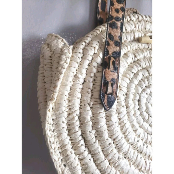 INC International Concepts Bag Beige Leopard Handle Straw Round Animal Print New - Picture 4 of 9